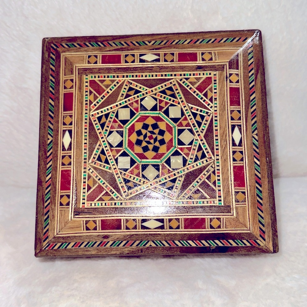Beautiful Mosaic Inlaid Wooden Trinket Box With Hinged Lid